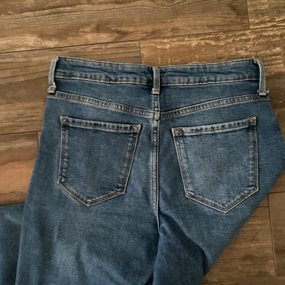 Old Navy Wide leg high rise jeans - Picture 2 of 3